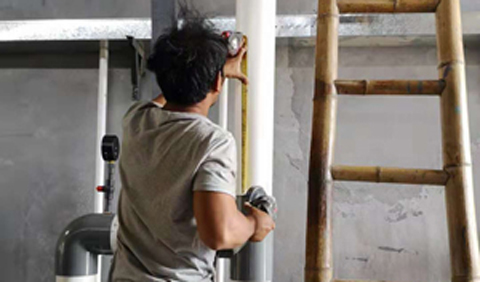 Discuss the influence of the combined use of organotin T-9 catalyst and amine catalyst on the initial reaction rate of polyurethane foam